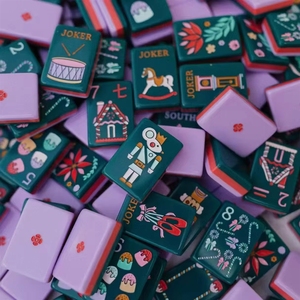 Juego de Mahjong Plegable de Lujo, Portátil, con Fichas Acrílicas, Serie Nutcracker, Diseño Woodlands Society, Duradero - Product Image 1