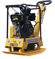 Compacteurs à plaques vibrantes 160 kg, entraînement bidirectionnel, robustes et efficaces, alimentés à l'essence/diesel