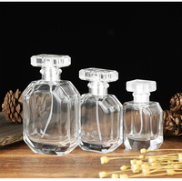 Flacon de parfum portable carré rechargeable en verre de 30 ml, 50 ml, 100 ml avec atomiseur à fine brume pour voyage