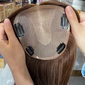 ที่มีคุณภาพสูง100% ยุโรปเวอร์จินมนุษย์ผมหนังกำพร้าชิดสีน้ำตาลเครื่องทำด้วยผ้าไหมฐาน <span class=keywords><strong>Topper</strong></span> สำหรับผู้หญิง - Product Image 3