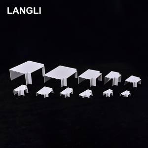 <span class=keywords><strong>Gouttière</strong></span> plate ignifuge de fil de té d'accessoires de goulotte de câble électrique de PVC <span class=keywords><strong>pour</strong></span> l'application de barre omnibus - Product Image 1