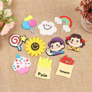 Aimant de réfrigérateur 3D personnalisé promotionnel, aimant en PVC personnalisé, souvenir en caoutchouc vierge pour Pâques, la remise des diplômes, la rentrée scolaire - Product Image 1