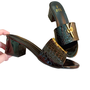 Sandalias Planas con Tacón de Bloque y Punta Abierta para Mujer, Estilo 2026, de PU Repujado, Transpirables, de Alta Calidad, con Logotipo - Product Image 2