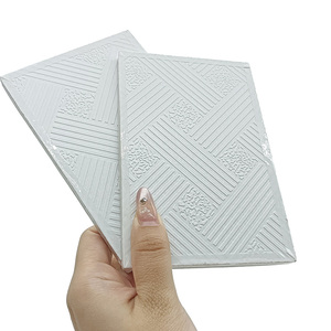 Panel de Yeso Cuadrado Perforado Artístico Recubierto de Vinilo PVC Blanco de 7 mm para Techo Falso con Rejilla de Techo - Product Image 5