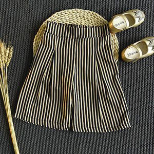 Ropa al por Mayor para Niña, Camisetas Negras Estampadas con Lazo en el Hombro y Pantalones Cortos a Rayas, Conjuntos Hechos en China - Product Image 6