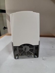 อินเวอร์เตอร์ปรับความถี่ ACH550-UH-017A ACH550UH017A สำหรับระบบ HVAC ควบคุมด้วย PLC - Product Image 1