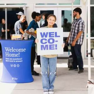Mostrador Plegable Ovalado Personalizado para Ferias Comerciales, Mesa Pop-up con Luz LED - Product Image 6