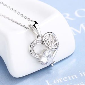 Ciondolo romantico a forma di due cuori per innamorati per San Valentino - Product Image 4