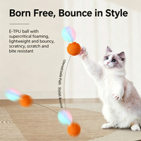 Jouet pour chat en E-TPU durable en gros, balle intelligente à activation tactile avec sons d'oiseaux bioniques, jouet roulant pour chatons