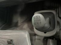 Camionnette fourgonnette Sinotruk HOWO 4x2 fiable, capacité de charge de 3 à 5 tonnes, idéale pour la livraison logistique urbaine, meilleur prix