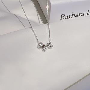 สร้อยคอเงินแท้ S925 ดีไซน์มินิมอล ประดับด้วยหินอาเกตสีดำขาว รูปทรงเรขาคณิตวงรี พร้อมสร้อยคอแบบ Chalcedony แฟชั่นอินเทรนด์ - Product Image 3