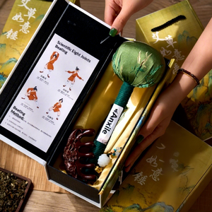 Coffret Cadeau Créatif <span class=keywords><strong>de</strong></span> Soins Bien-être en Soie Brocart d'Armoise avec <span class=keywords><strong>Marteau</strong></span> <span class=keywords><strong>de</strong></span> Massage aux Herbes pour les Fêtes et le Nouvel An - Product Image 3