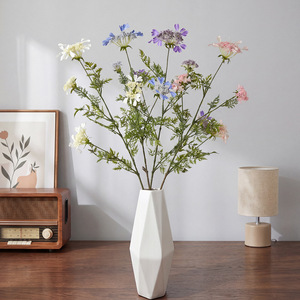 Flores Artificiales Mixtas, Arreglo en Jarrón de Plástico y Tela, Decoración para Bodas y Hogar - Product Image 1