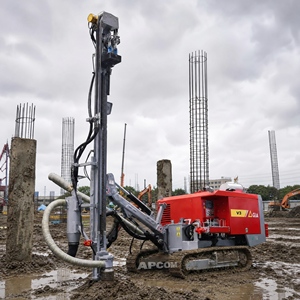 Foreuse hydraulique à marteau supérieur sur chenilles APCOM pour le forage de roches en surface dans les mines, les carrières et la construction - Product Image 5