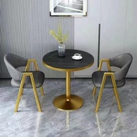 Conjunto de Mesa y Sillas de Estilo Nórdico Minimalista de Acero con Tapa de Piedra Sinterizada para 4 Personas, Ideal para Recepción, Balcón o Apartamentos Pequeños