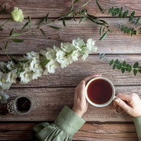 Infuseur à thé en acier inoxydable de haute qualité avec poignée double fleur et soucoupe