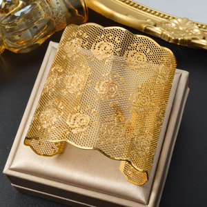 Brazalete Étnico Personalizado con Flores, Chapado en Oro de 18k, Diseño Hueco para Mujer - Product Image 2