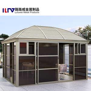 Overdekte tuinpaviljoen met aluminium stalen poedercoating, gemotoriseerde lamellen en schuifdeur van glas. - Product Image 4