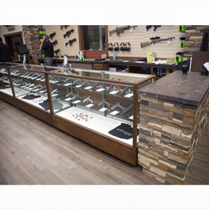 Design de <span class=keywords><strong>musée</strong></span> militaire et d'armurerie personnalisé | Aménagement complet du magasin avec vitrines en verre et présentoirs d'armes - Product Image 5