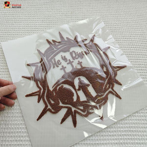 Nouveauté 2026 : Grandes croix de Pâques personnalisées Jésus en chenille moelleuse, découpées au laser, thermocollantes, pour vêtements et t-shirts (vente en gros) - Product Image 5