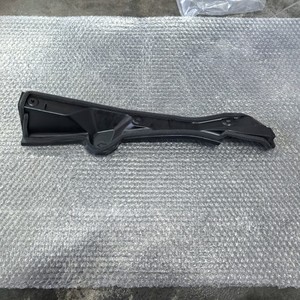 Almohadillas de guardabarros traseras para motocicleta LM300H 2020, derecha 53882-58030, izquierda 53883-58010, piezas de repuesto de material PP - Product Image 2