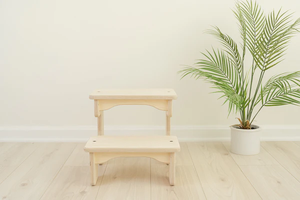 Tabouret d'appoint portable antidérapant pour tout-petits, petit marchepied compact avec coussinets de sécurité pour cuisine et salle de bain - Product Image 2