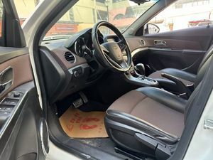 Venta al por mayor 2014 Chevrolet Monza 1.6L coche usado vehículos baratos taxi Escuela de conducción en línea coche-hailing para la venta - Product Image 5