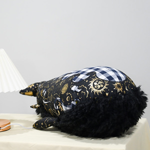 Peluche a Forma di Balena Gotica OEM ODM, Design Personalizzato con Motivo a Stelle Nere e Dorate, Animale Imbottito di Alta Qualità in Tessuto Morbido, Produttore all'Ingrosso - Product Image 4