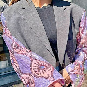<span class=keywords><strong>Veste</strong></span> de costume sur mesure en tissu mélangé, fabricant OEM ODM, coupe ajustée, <span class=keywords><strong>veste</strong></span> pour <span class=keywords><strong>femme</strong></span>, patchwork, sequins, imprimé floral, manches blazer - Product Image 1