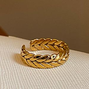 Bague tendance en acier inoxydable personnalisable pour femme, plaqué or 18 carats PVD, vente en gros - Product Image 2