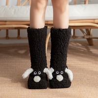 Nouveaux produits explosifs Chaussettes pour chiens moches et adorables Chaussettes de maison antidérapantes en molleton de corail moelleux avec poignées de patte