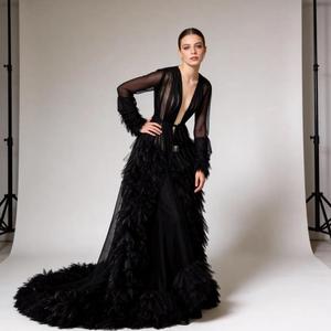 <span class=keywords><strong>Abito</strong></span> da sposa romantico <span class=keywords><strong>in</strong></span> <span class=keywords><strong>tulle</strong></span> nero <span class=keywords><strong>lungo</strong></span> con vita annodata, gonna a strati arricciata e strascico corto per la sposa - Product Image 6