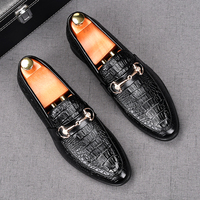 Lefu Chaussures décontractées en cuir blanc pour hommes Boucle de cheval britannique Style coréen Conception à une pédale Style paresseux Couleur unie Ressort intérieur