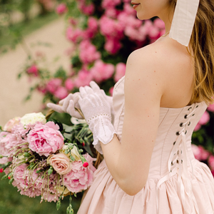 Váy midi nữ màu hồng ngọt ngào, kiểu dáng xòe, cổ sweetheart, không dây, thích hợp cho đám cưới trong vườn hoặc tiệc mừng đầy tháng. - Product Image 3