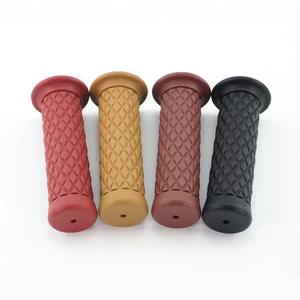 Guidons de moto rétro modifiés pour GN125 CG125 Prince, guidons universels en caoutchouc - Product Image 1