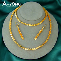 Ensemble de Bijoux Tendance Chaîne Meilleures Ventes Dubaï Plaqué Or 18 Carats Laiton Collier 3 Pièces Parures pour Mariage Fête Bijoux