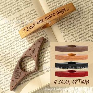 Marcador de Libros de Madera con Presión de Pulgar, Portátil, Retro, Personalizable con Texto, Nombre, Patrón, Ayuda para la Lectura - Product Image 4