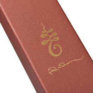 Caja de Joyería Ecológica Personalizada con Logotipo en Lámina Dorada, Caja de Regalo de Papel Texturizado de Lujo para Collares - Product Image 3