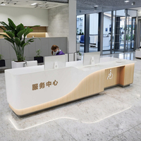Bureau d'accueil moderne en panneau métallique durable avec éclairage LED blanc, écologique, pour centre commercial, supermarché, immeuble de bureaux, usage commercial