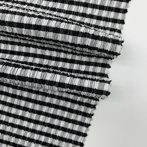 Tela <span class=keywords><strong>de</strong></span> Punto Elástica a <span class=keywords><strong>Cuadros</strong></span> Blancos y Negros, Crepé <span class=keywords><strong>de</strong></span> Poliéster y Elastano para Vestidos y Blusas <span class=keywords><strong>de</strong></span> Moda Rápida - Product Image 3