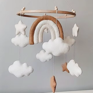 Mobile per Culla Boho Arcobaleno, Decorazione Neutra per Cameretta, Mobile Sospeso con Nuvole e Stelle - Product Image 1