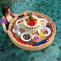 Table flottante moderne en rotin en forme de cœur pour piscine, idéale pour appartements, hôtels, parcs, villas et piscines – Mobilier d'extérieur