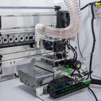 Machine industrielle de bordure de panneaux pour ateliers de contreplaqué et usines de revêtements de sol stratifiés, avec construction robuste