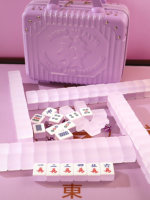 Set Mahjong Ungu Berkualitas Tinggi untuk Penggunaan di Rumah, Ubin Mahjong yang Dicampur dengan Tangan, Gaya Hong Kong, Kotak Hadiah Akrilik Kristal, Hadiah Sempurna