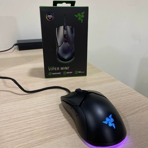 Chuột chơi game có dây Razer Viper <span class=keywords><strong>Mini</strong></span> Ergonomic RGB, cảm biến quang học 8500DPI, nhẹ, kết nối <span class=keywords><strong>USB</strong></span> dành cho máy tính xách tay & PC - Product Image 2