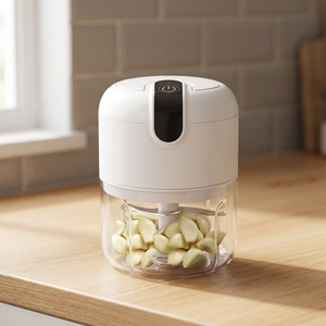 Mini hachoir alimentaire rechargeable par USB de 250 ml avec lame en acier inoxydable et design portable - Product Image 3