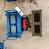 Machine manuelle de fabrication de petits blocs creux - Facile à utiliser, garantie 5 ans, machine à mouler les briques en béton, populaire en Afrique