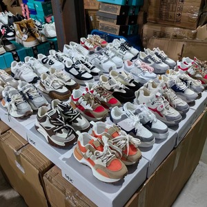 أحذية ركض للرجال والنساء مخزون بيع بالجملة تخليص التجارة الخارجية أحجام مختلطة ملابس الشارع ارتفاع متزايد - Product Image 4