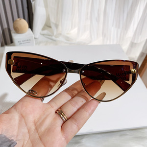 Stylish Cat Eye <b>Sunglasses</b> For Women Black PC Frame UV400 Protection Fashionable Outings Cycling Driving - Product Image 3