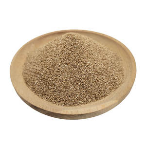 Les briques de <span class=keywords><strong>vermiculite</strong></span> fine 100L de la Chine 2mm et 4mm d'isolation prix du matériel d'or réfractaire blanc agricole brut par tonne - Product Image 4